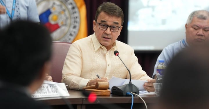 Gibiyaan ni Ace Barbers ang mga Duterte alang sa posisyon sa Gabinete